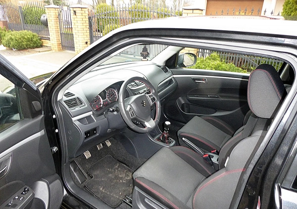 Suzuki Swift cena 28900 przebieg: 136000, rok produkcji 2012 z Radom małe 301